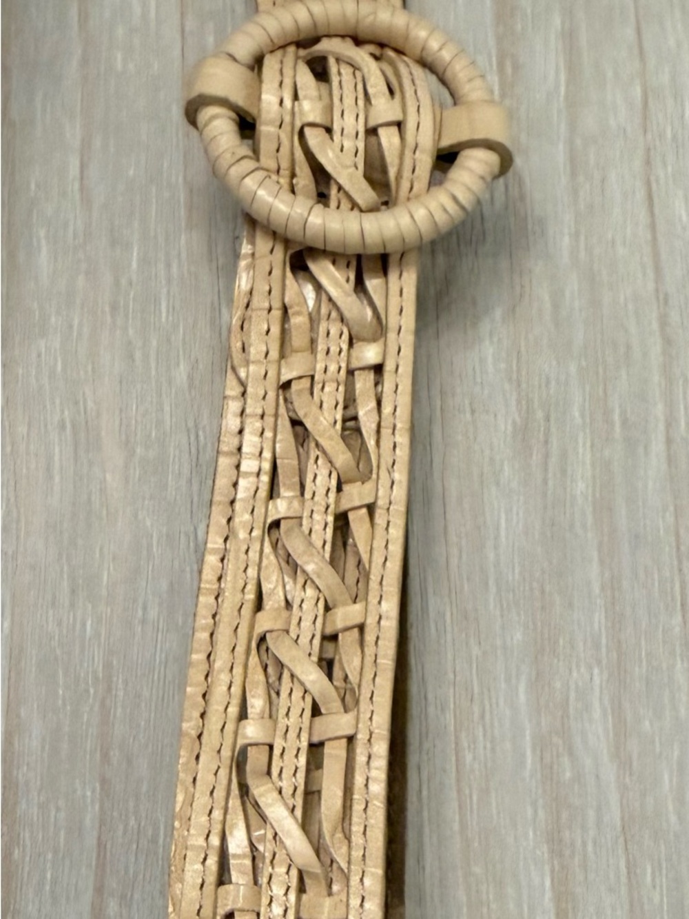 Woven Round-Buckle Women's Belt in Beige - Picture 2 of 4